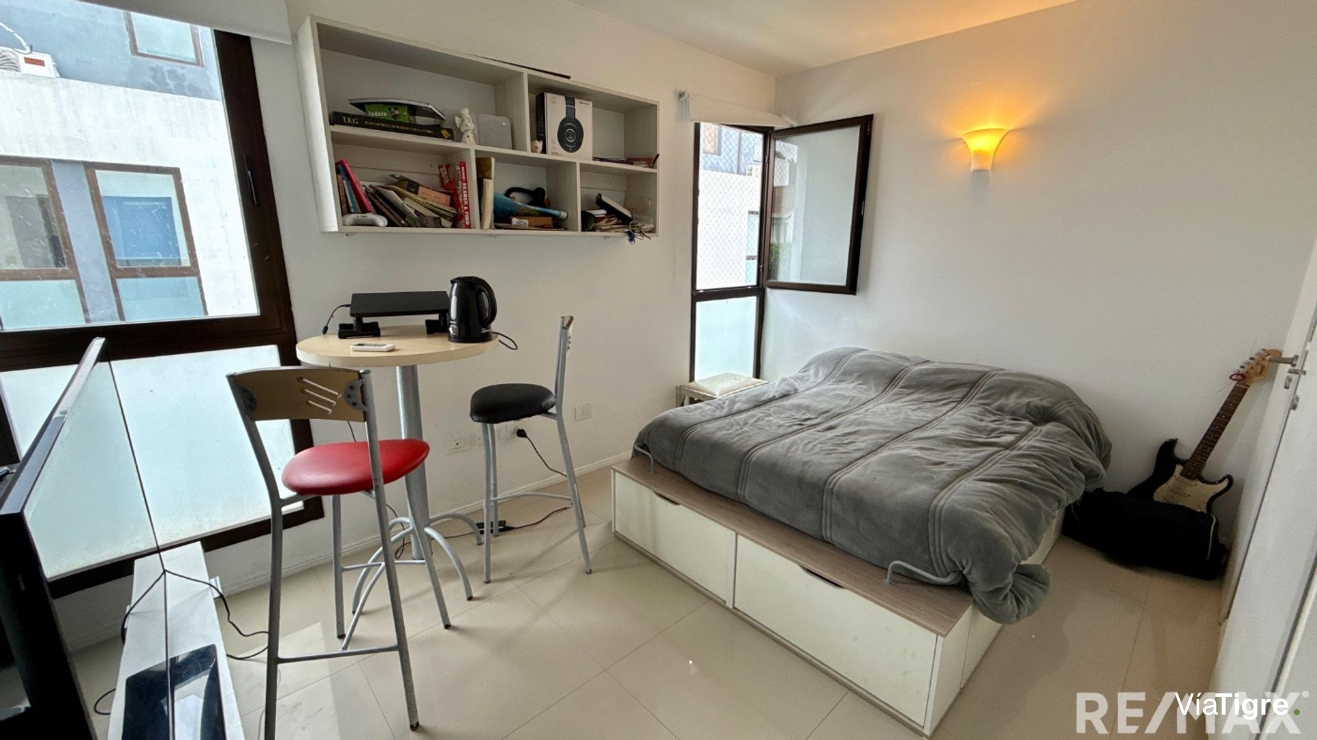 Venta departamento 4 ambientes con cochera Olivos