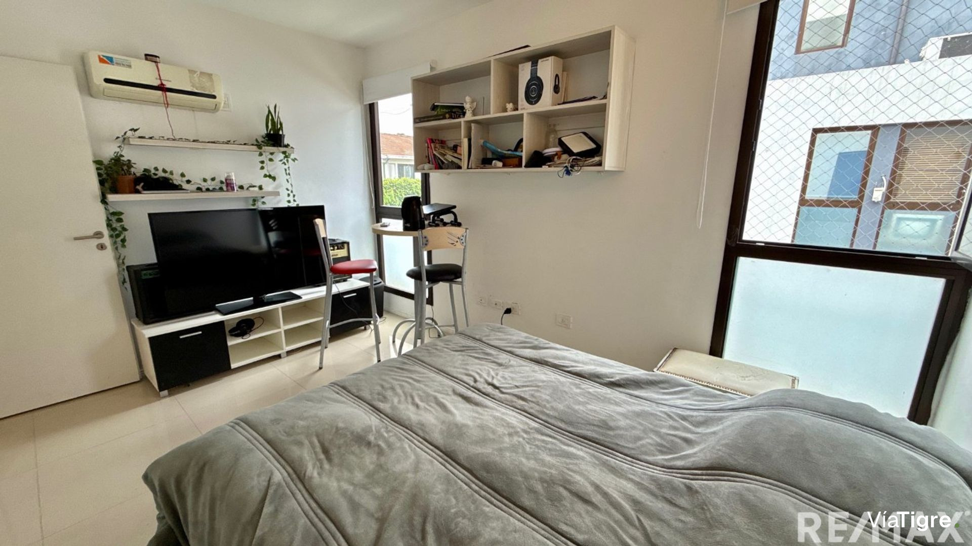 Venta departamento 4 ambientes con cochera Olivos