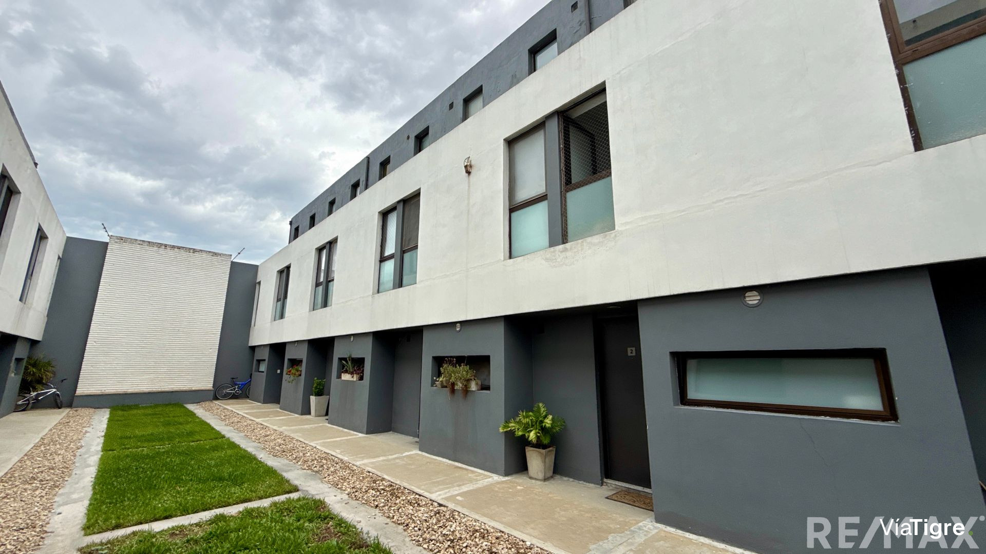 Venta departamento 4 ambientes con cochera Olivos