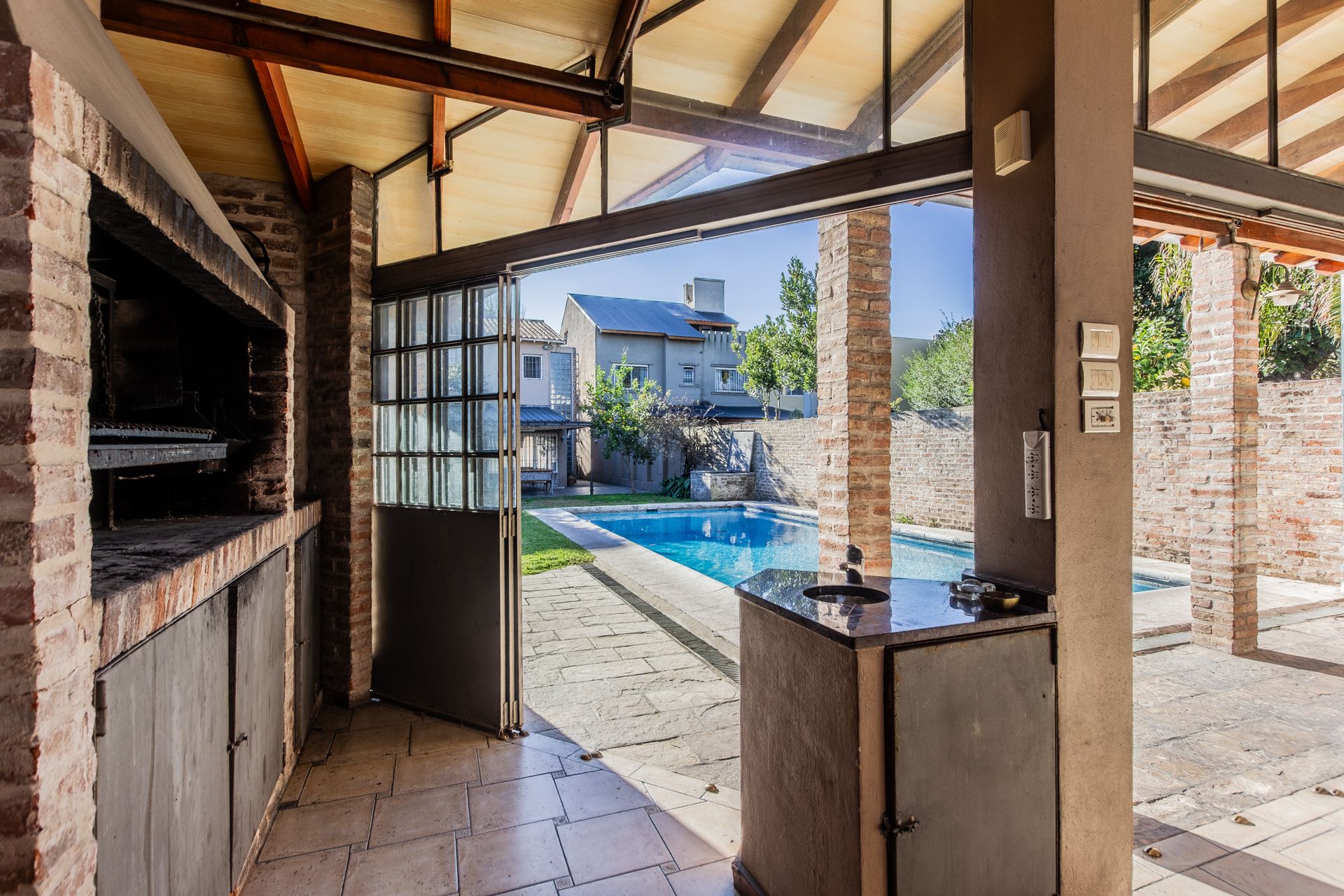 Venta Casa 6 Ambientes Florida Pileta