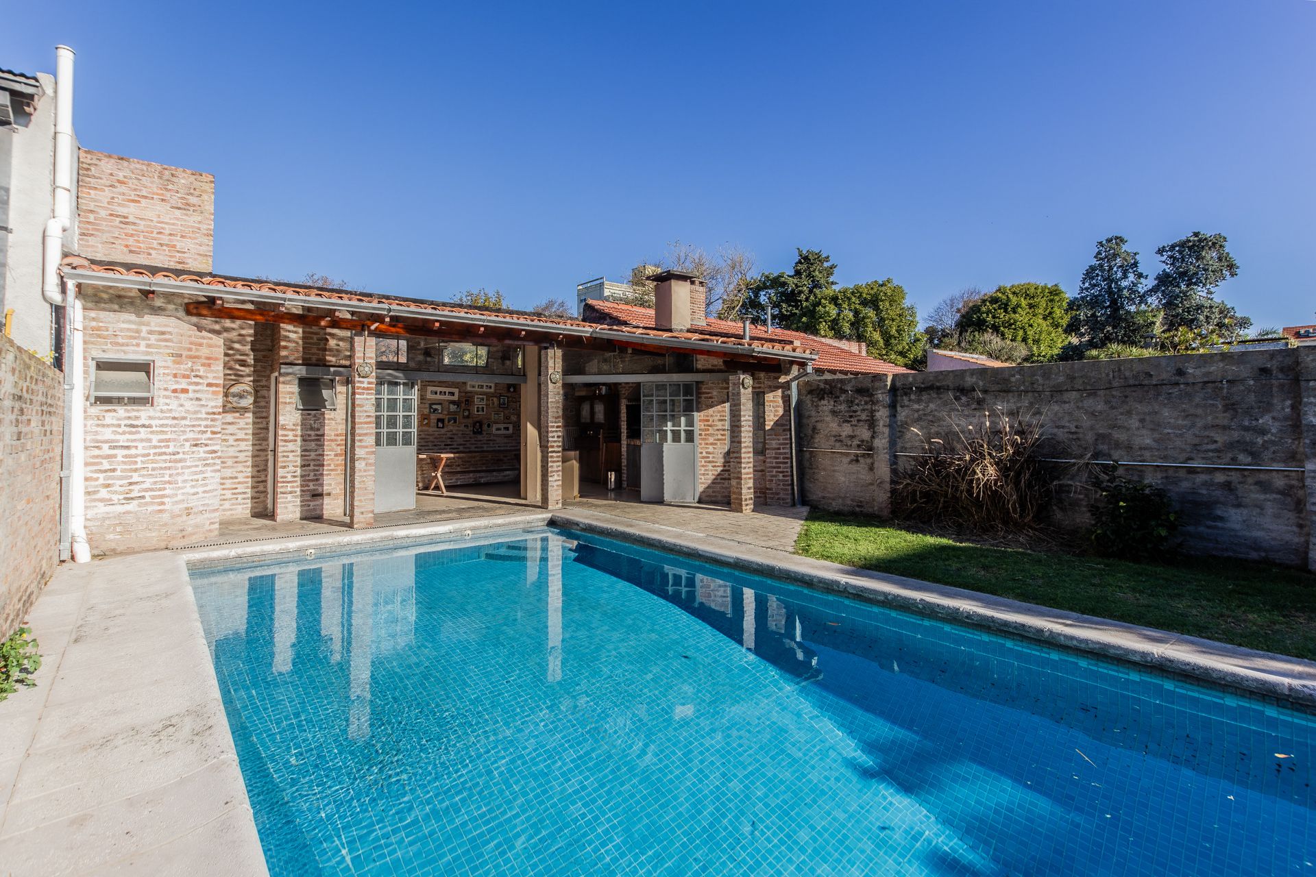 Venta Casa 6 Ambientes Florida Pileta