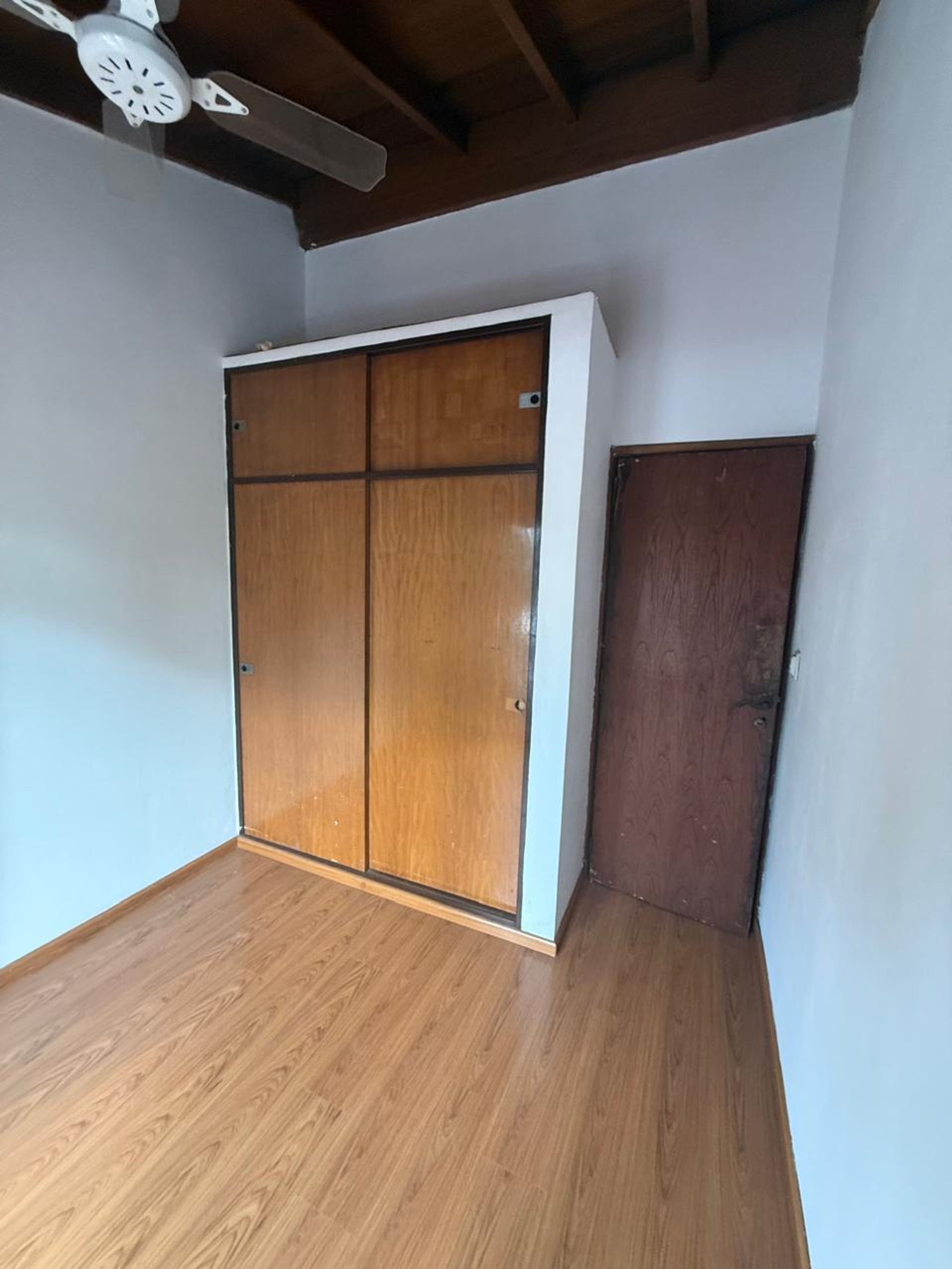Venta casa 4 ambientes con garage cubierto