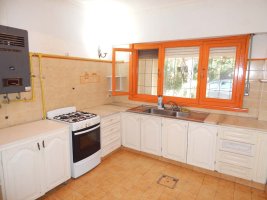 4-Room House for Rent in Olivos with Patio and Terrace