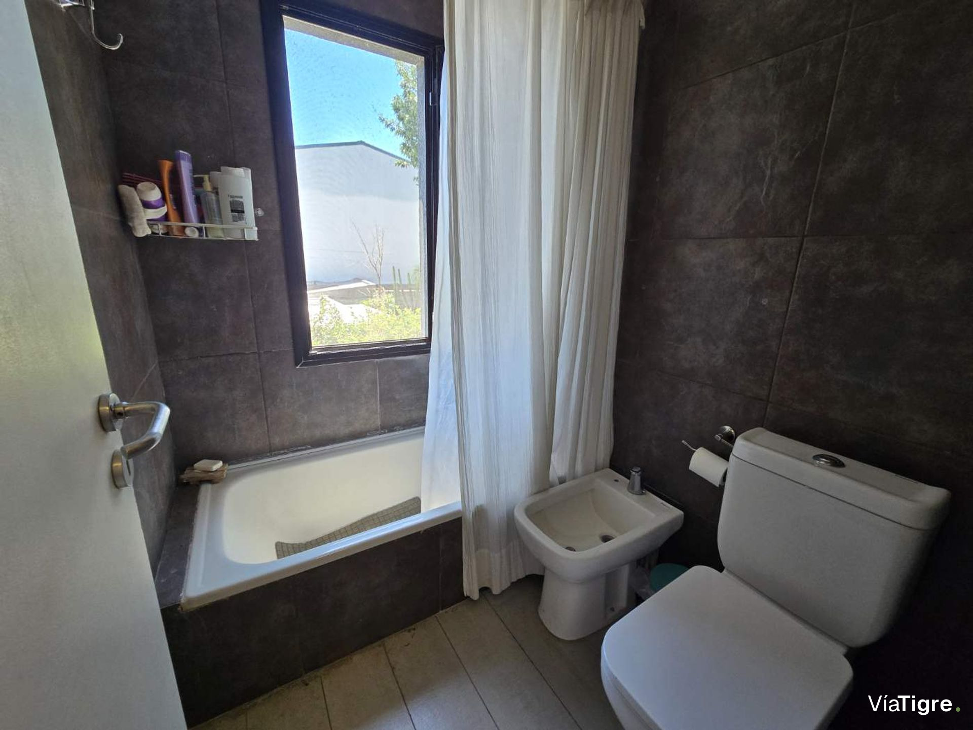 Hermoso Duplex De 4 Amb. Con Cochera Y Parque