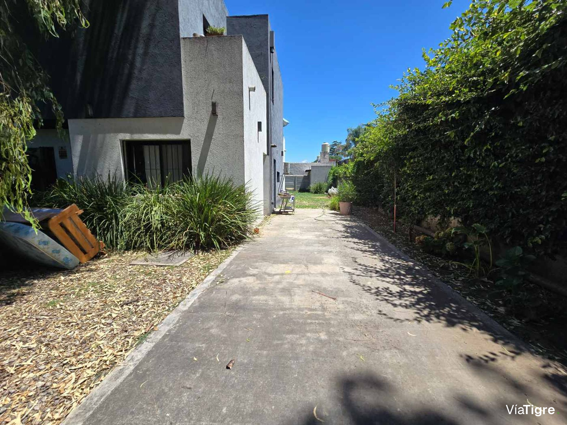 Hermoso Duplex De 4 Amb. Con Cochera Y Parque