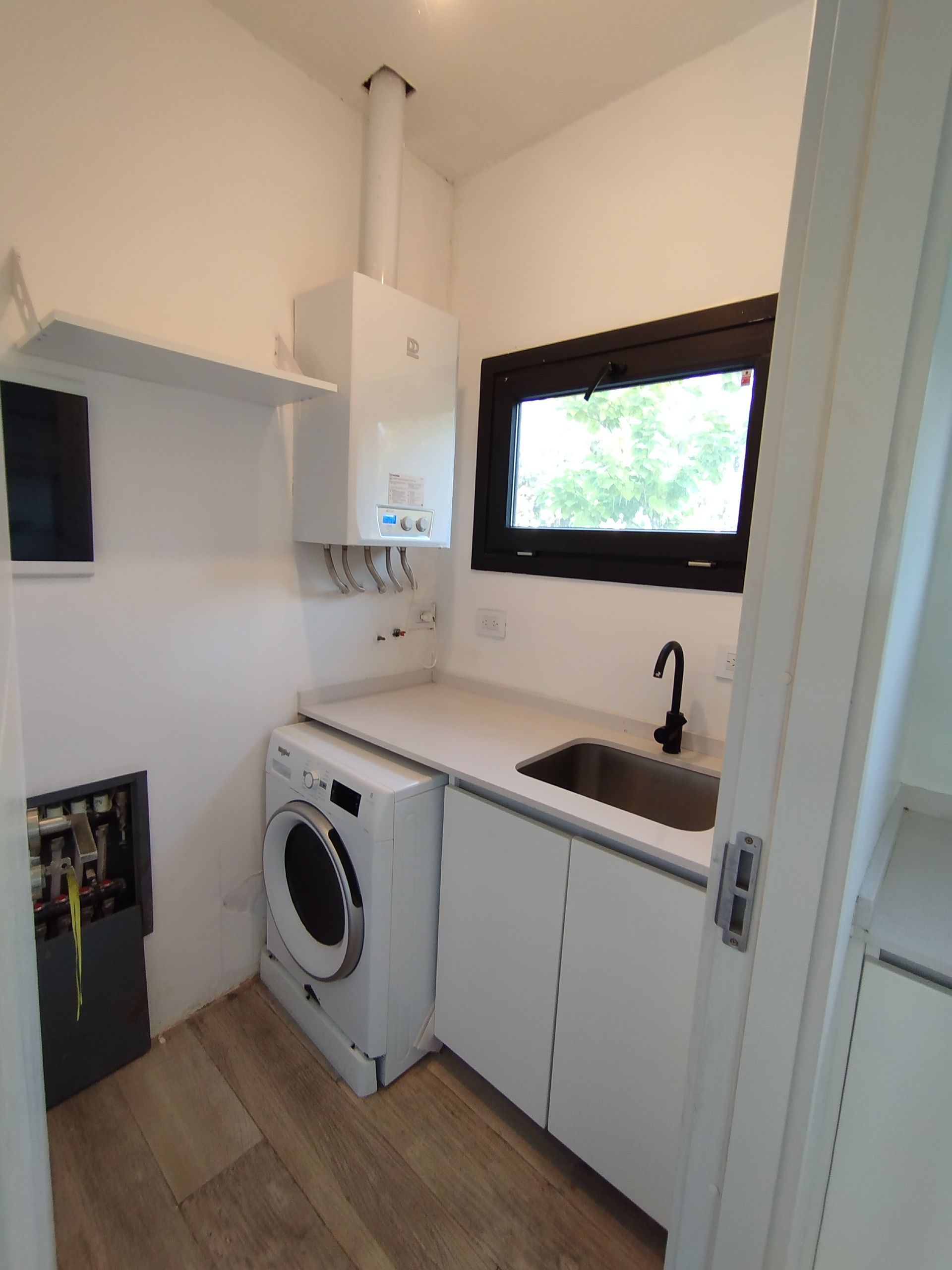 Casa En Venta 5 Amb. Barrio Carpinchos, Nordelta