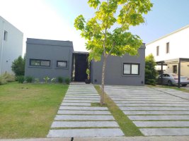 Casa En Venta 5 Amb. Barrio Carpinchos, Nordelta
