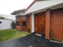 VENTA Casa 4 Amb, cochera y terraza. Villa Adelina