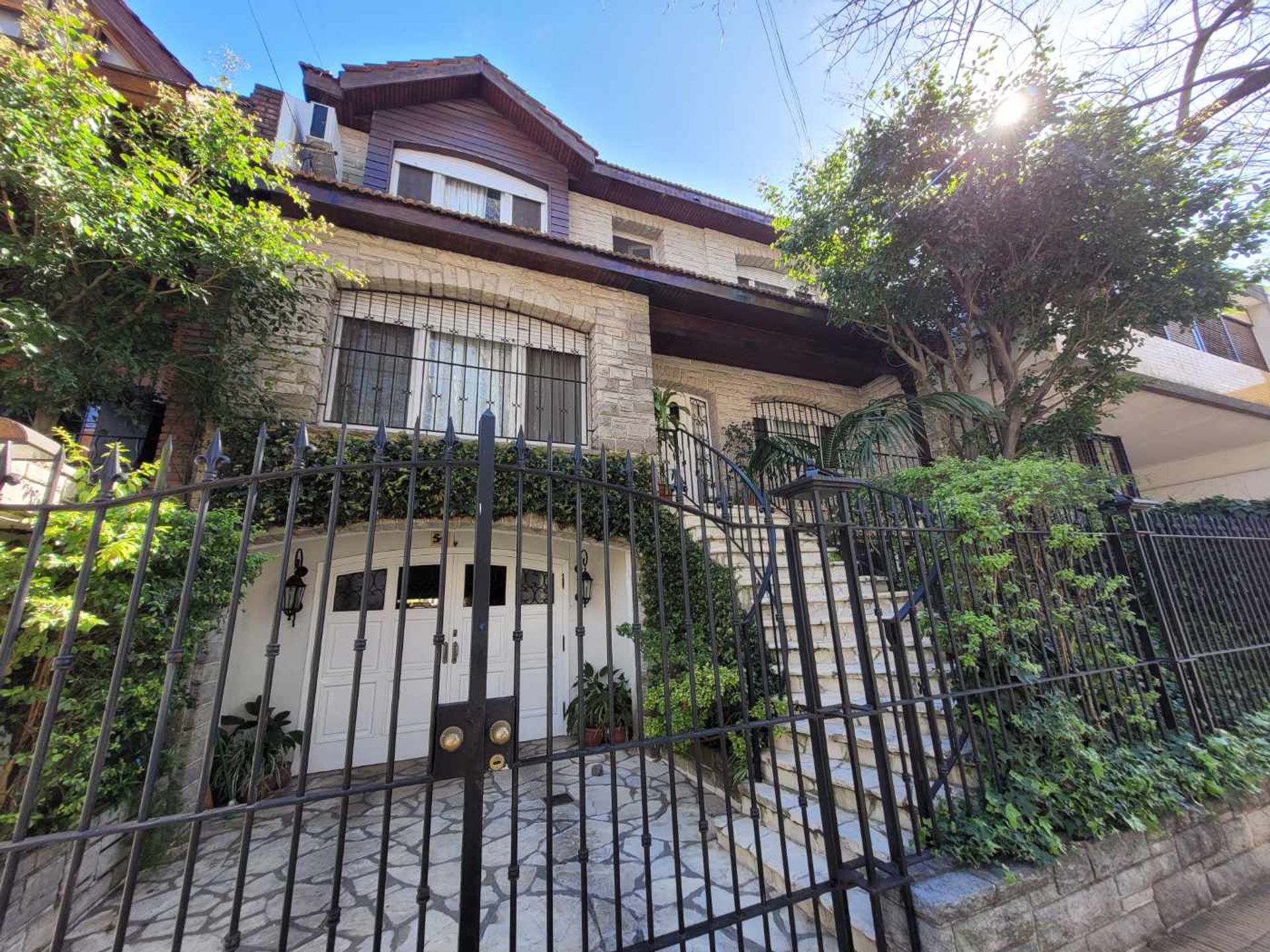 Venta Casa 7 Amb. C/ Parque Y Pileta En Florida