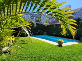 Venta Casa 7 Amb. C/ Parque Y Pileta En Florida