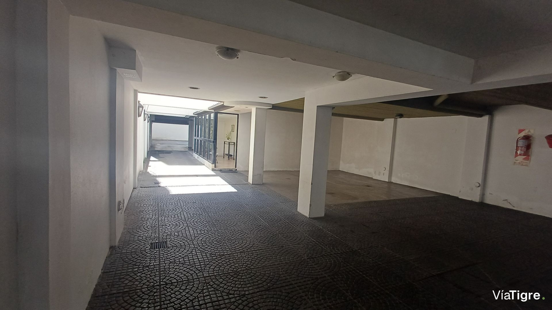 Tres Ambientes Con Cochera Y Baulera En Alquiler