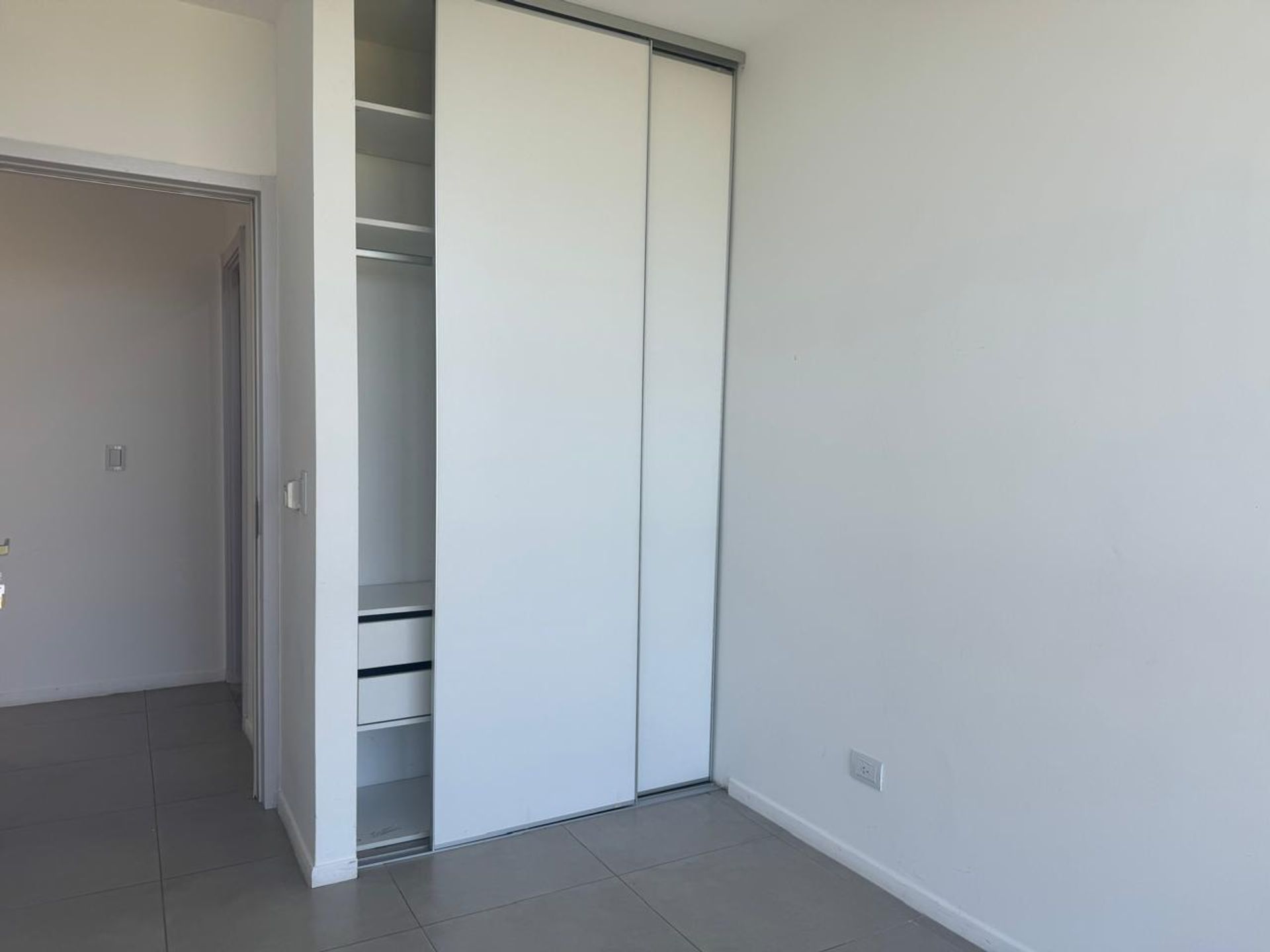 Alquiler Depto 4 amb, 2 Cocheras, Riverside