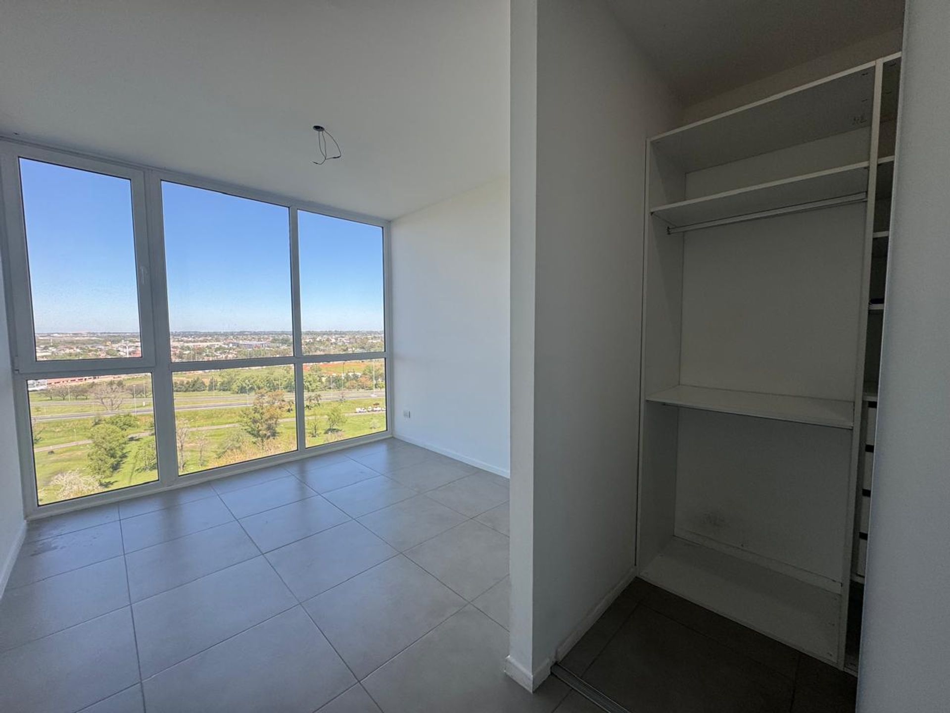 Alquiler Depto 4 amb, 2 Cocheras, Riverside
