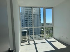 For Rent Apartment 4 rooms, 2 parking spaces, Riverside