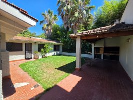 4-room house-type apartment rental in San Isidro