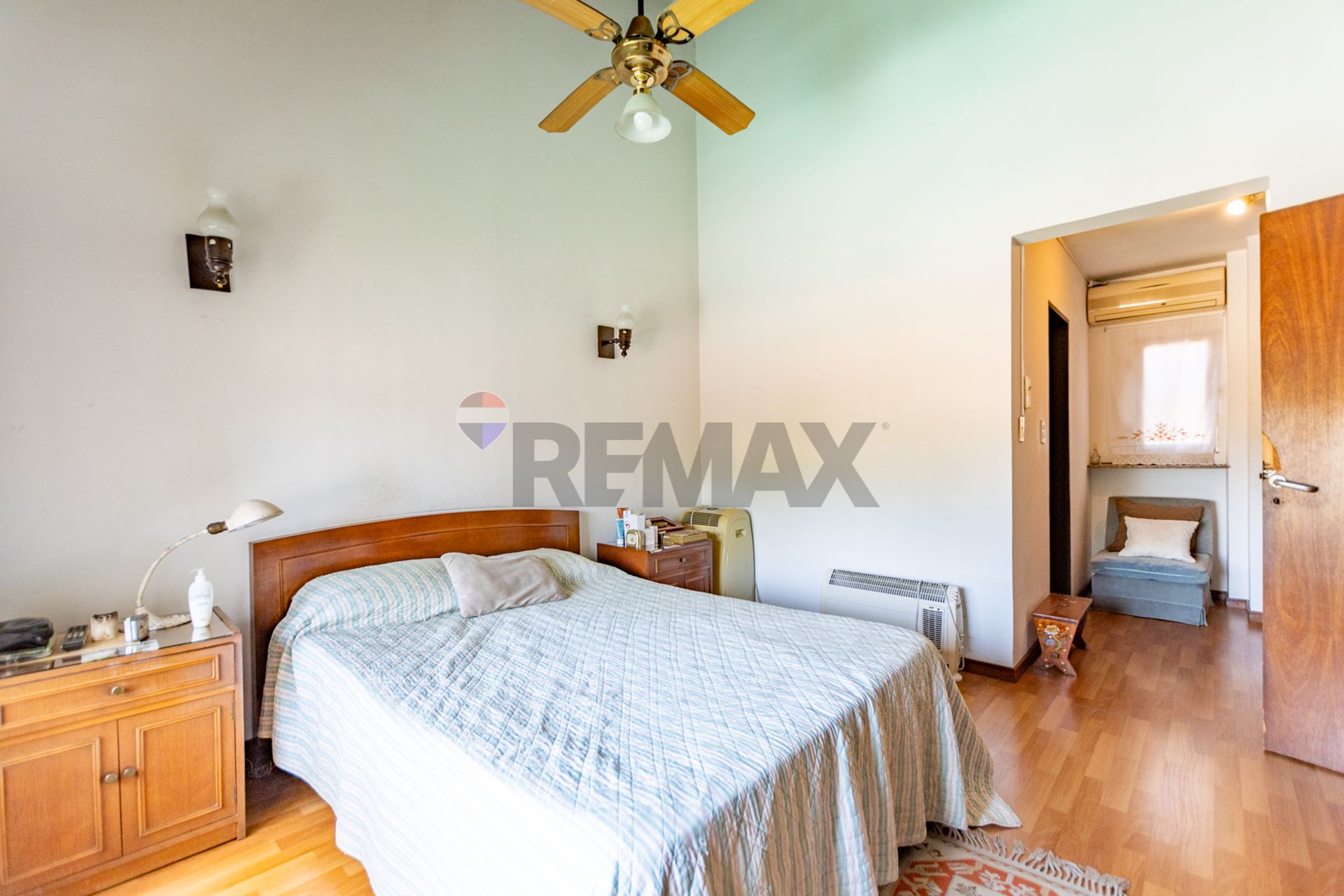 Venta Casa 4 Amb C/Pile Y Quincho En Lopez Camelo