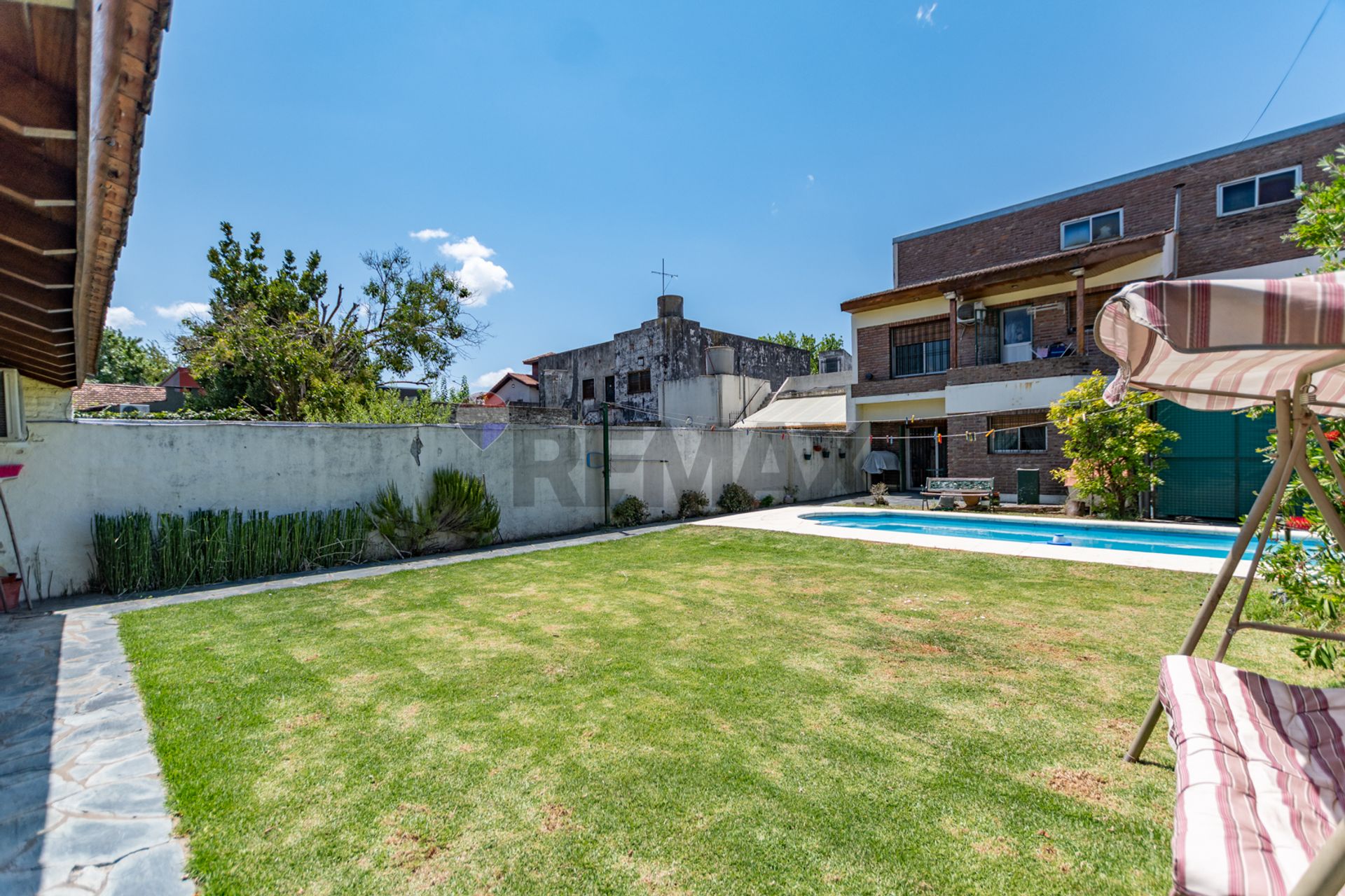 Venta Casa 4 Amb C/Pile Y Quincho En Lopez Camelo