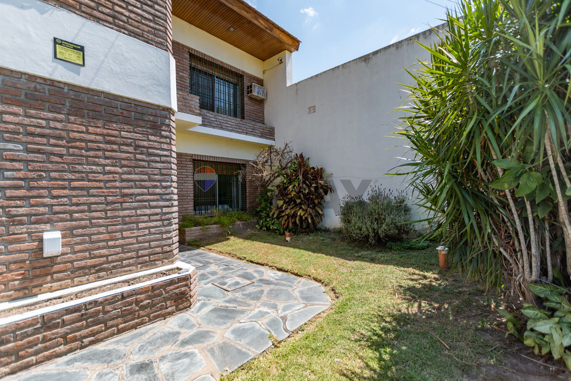 Venta Casa 4 Amb C/Pile Y Quincho En Lopez Camelo