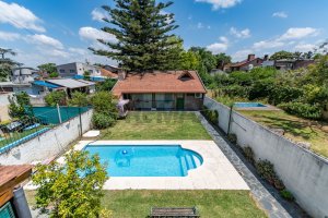 Venta Casa 4 Amb C/Pile Y Quincho En Lopez Camelo