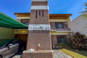 Venta Casa 4 Amb C/Pile Y Quincho En Lopez Camelo