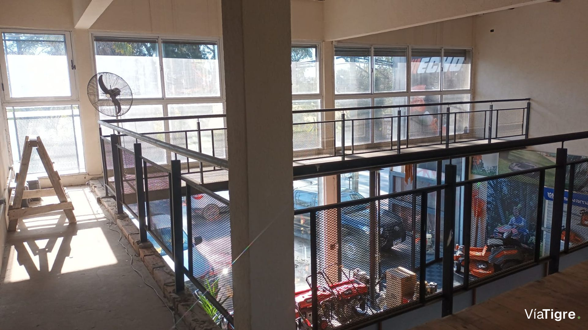 Venta Local Com. Apto Desarrollo en Av Benavidez
