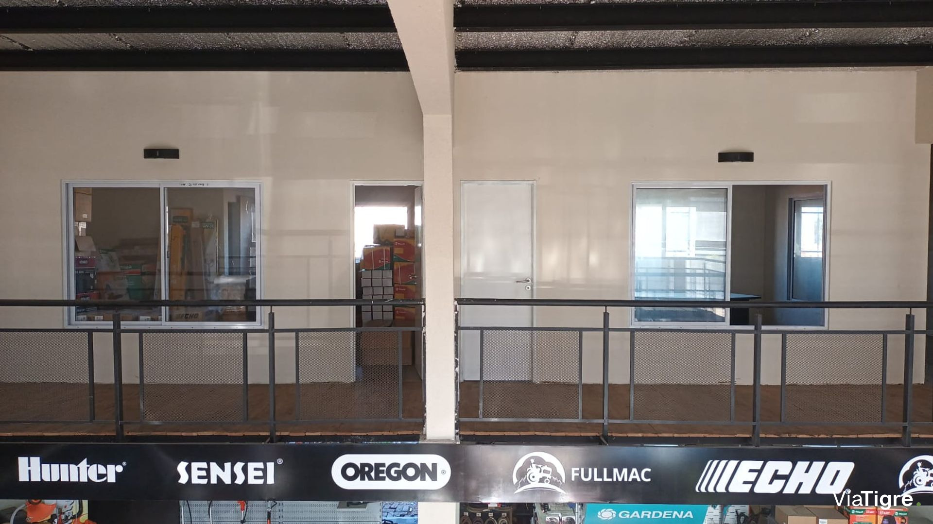 Venta Local Com. Apto Desarrollo en Av Benavidez