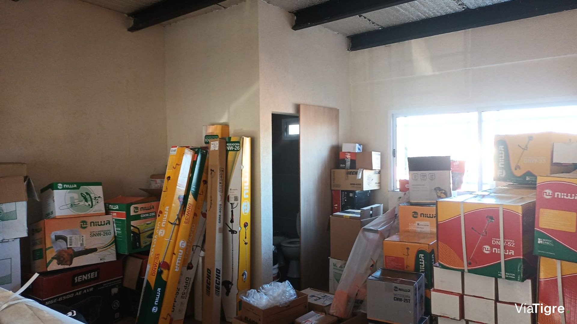 Venta Local Com. Apto Desarrollo en Av Benavidez