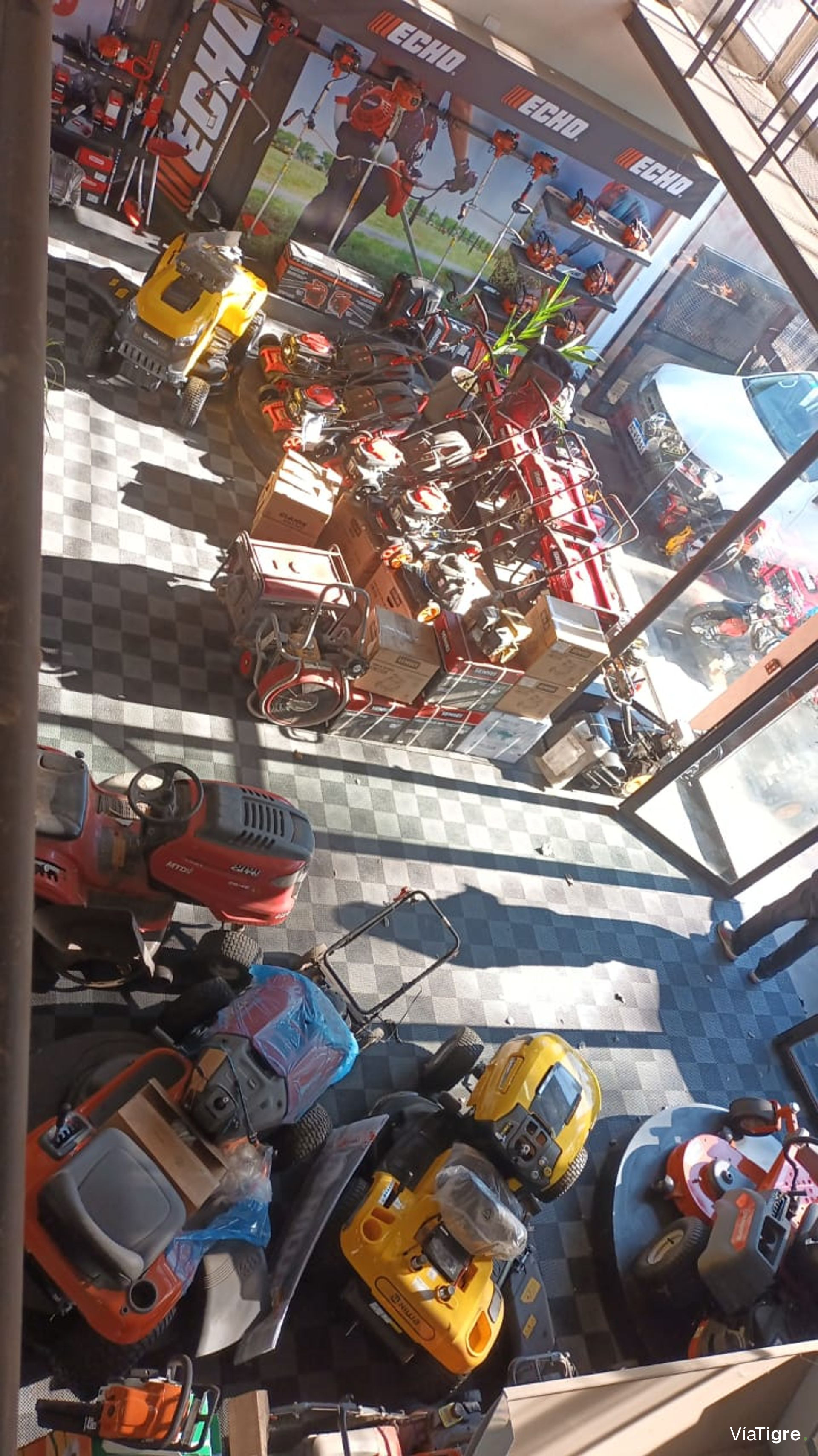 Venta Local Com. Apto Desarrollo en Av Benavidez
