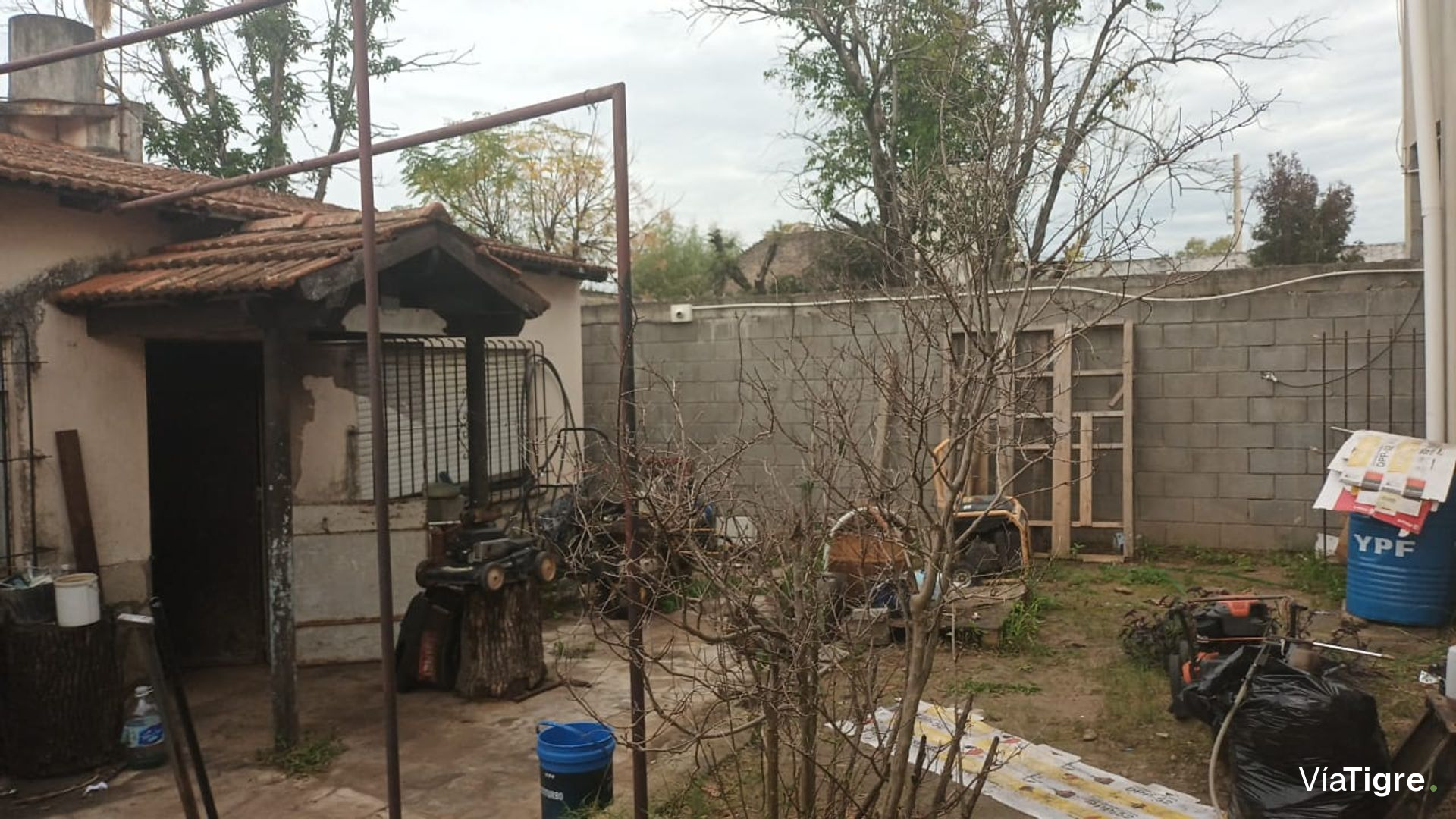 Venta Local Com. Apto Desarrollo en Av Benavidez