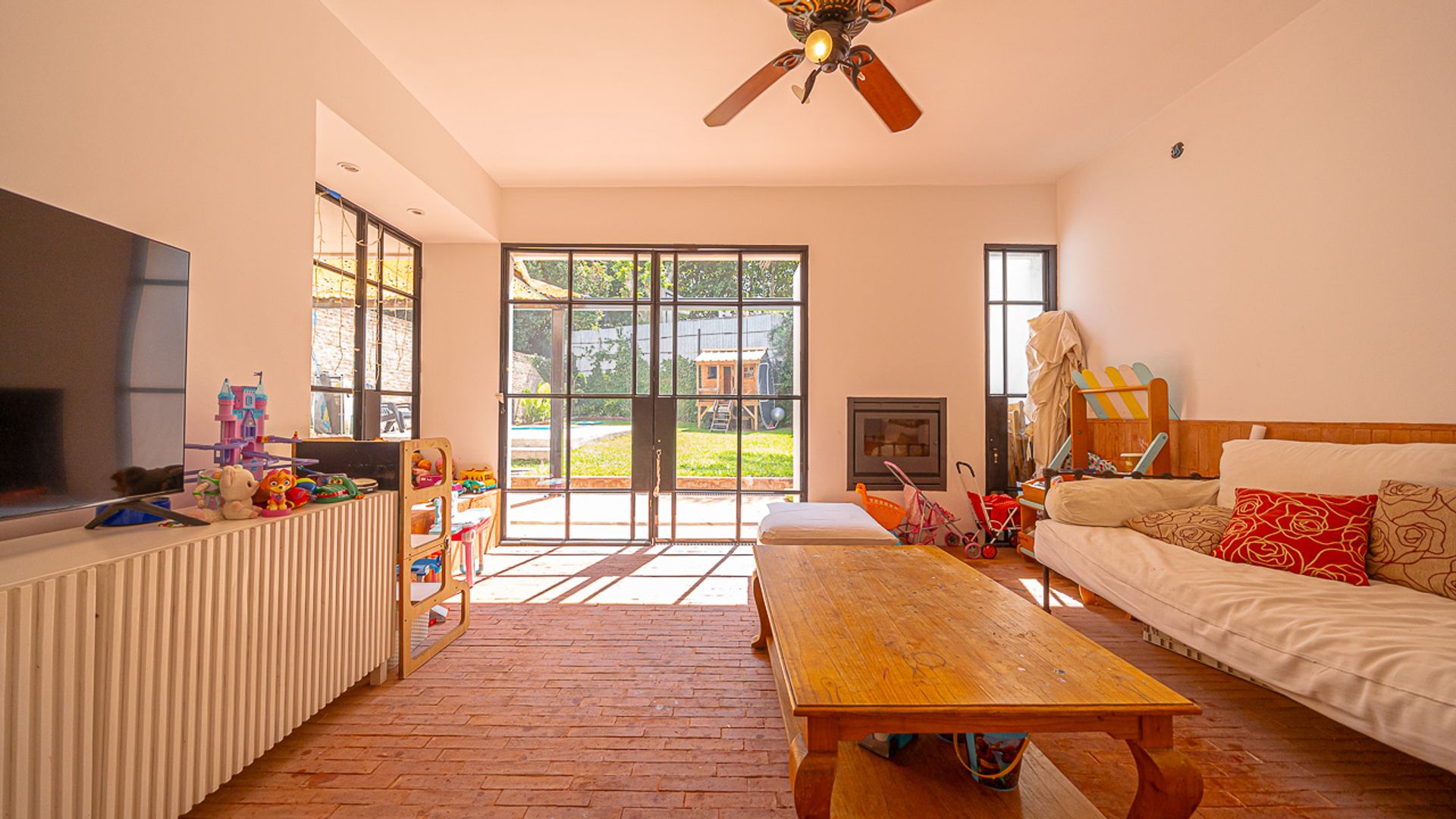 Venta Casa 4 Ambientes Totalmente Reciclada