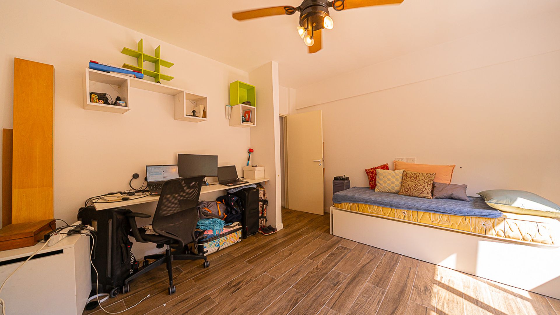 Venta Casa 4 Ambientes Totalmente Reciclada