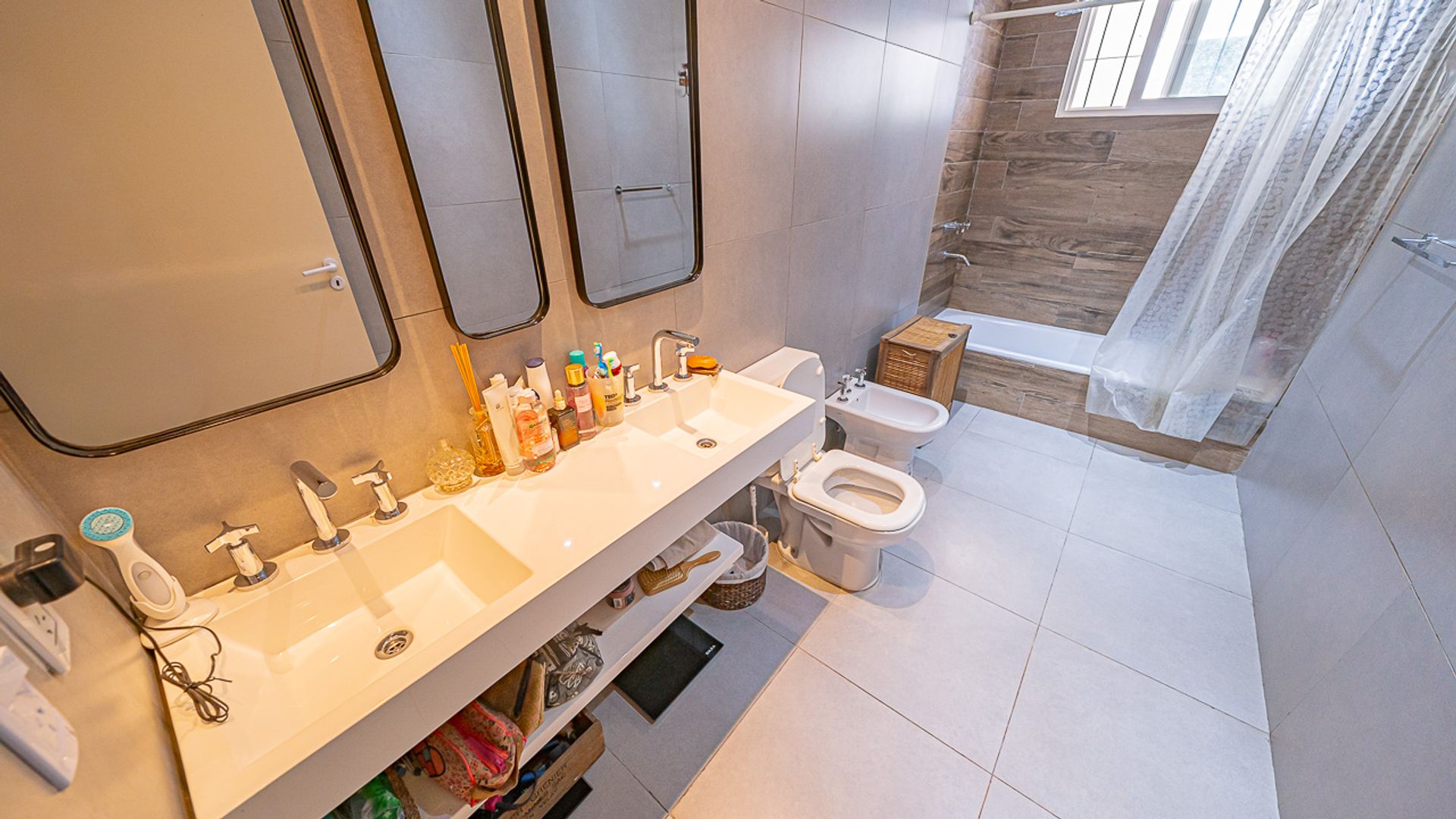 Venta Casa 4 Ambientes Totalmente Reciclada
