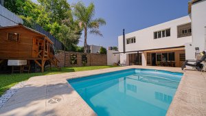 Venta Casa 4 Ambientes Totalmente Reciclada