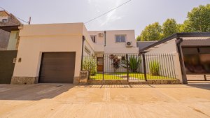 Venta Casa 4 Ambientes Totalmente Reciclada