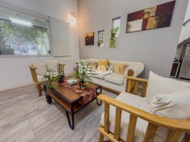 VENTA EXCELENTE CASA CH 5 AMB. C/Coch - SAN ISIDRO