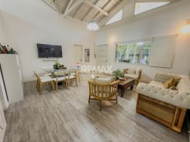 VENTA EXCELENTE CASA CH 5 AMB. C/Coch - SAN ISIDRO