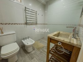 VENTA EXCELENTE CASA CH 5 AMB. C/Coch - SAN ISIDRO