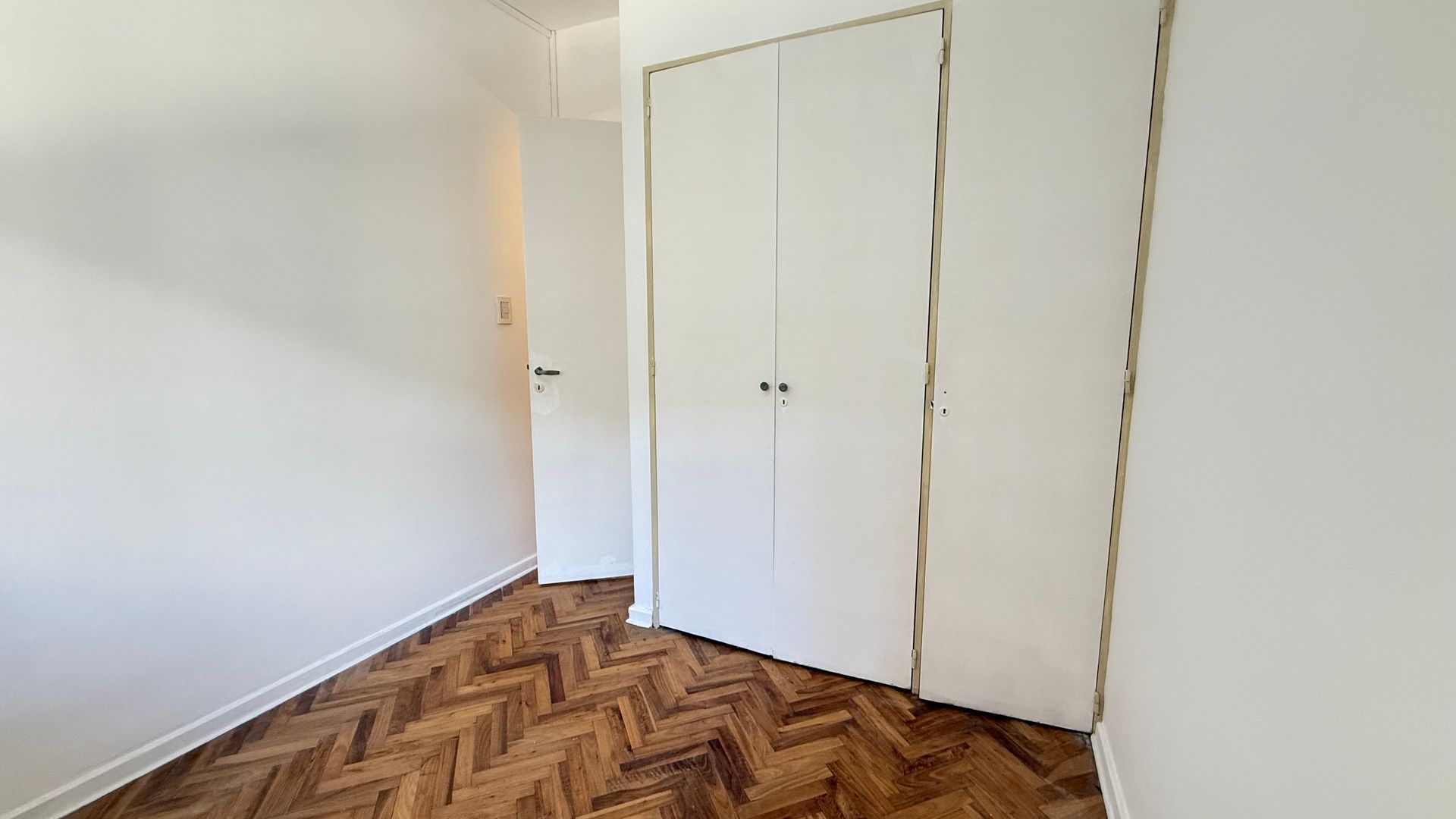Venta depto 4 amb frente, balcón OLIVOS PERMUTA