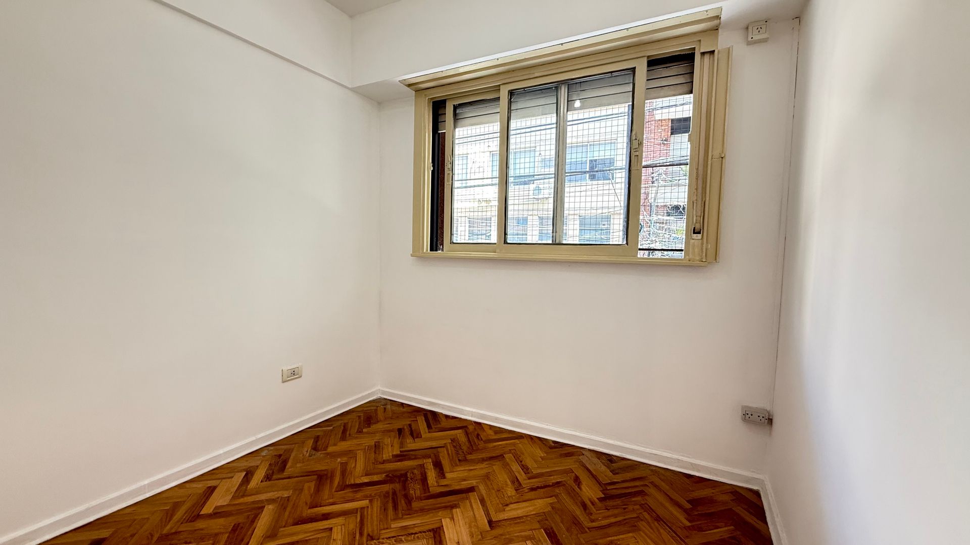 Venta depto 4 amb frente, balcón OLIVOS PERMUTA