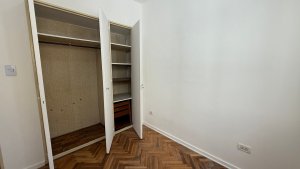 Sale Apartment 4 rooms front, balcony Olivos