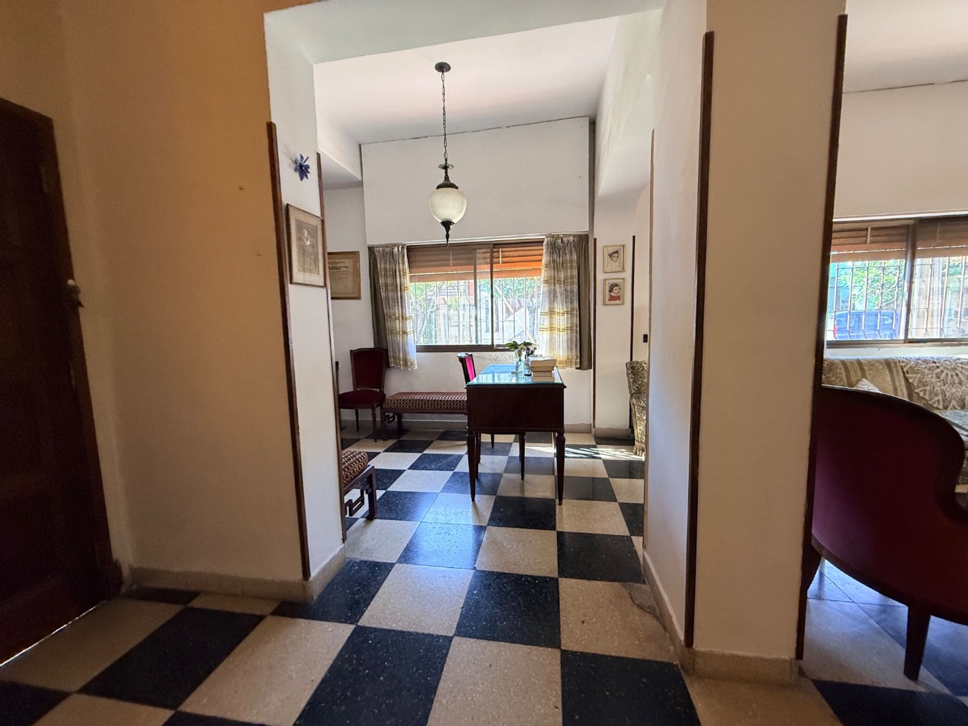 Venta casa 4 ambientes con cochera Martinez