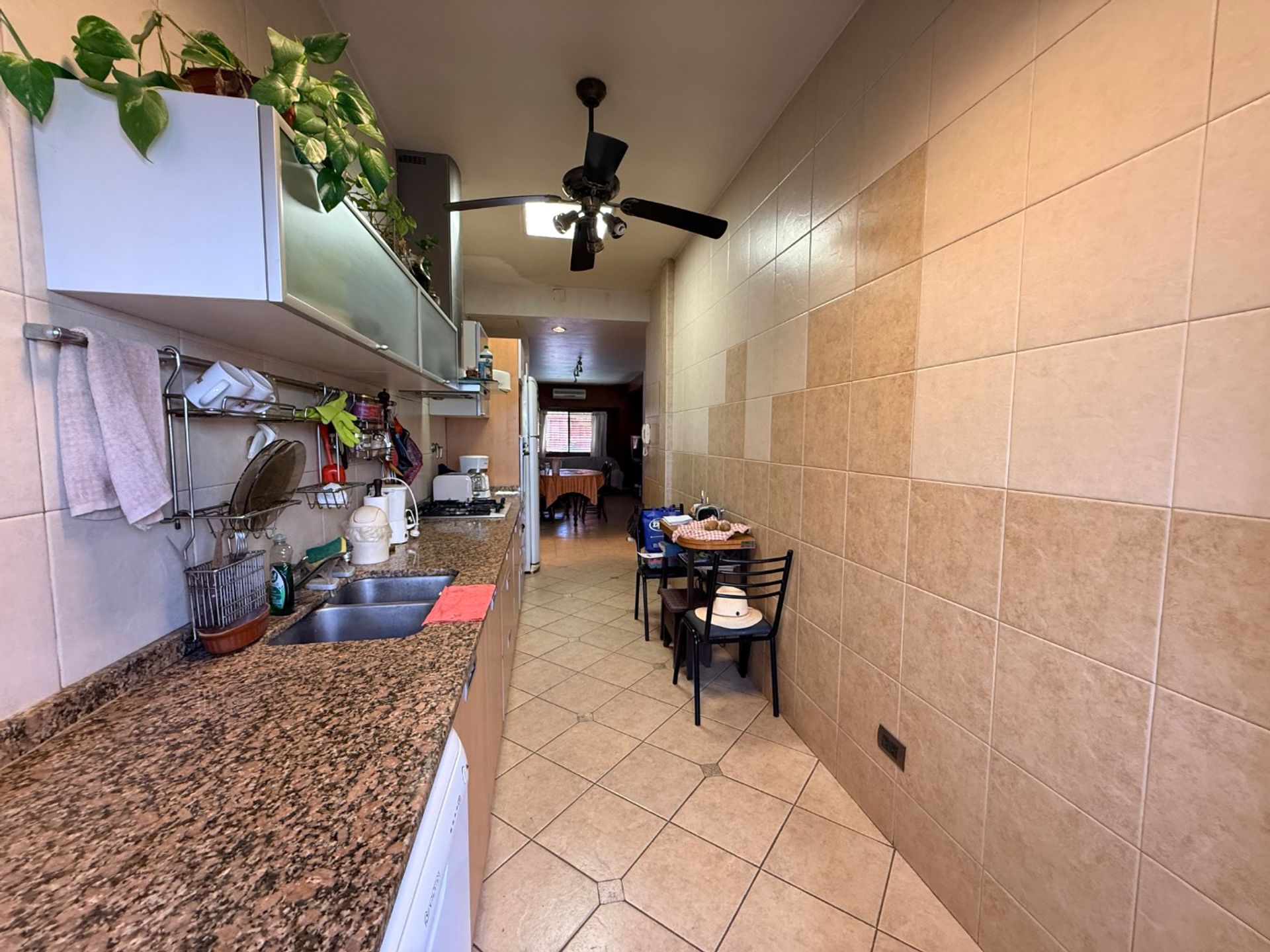 Venta casa 4 ambientes con cochera Martinez