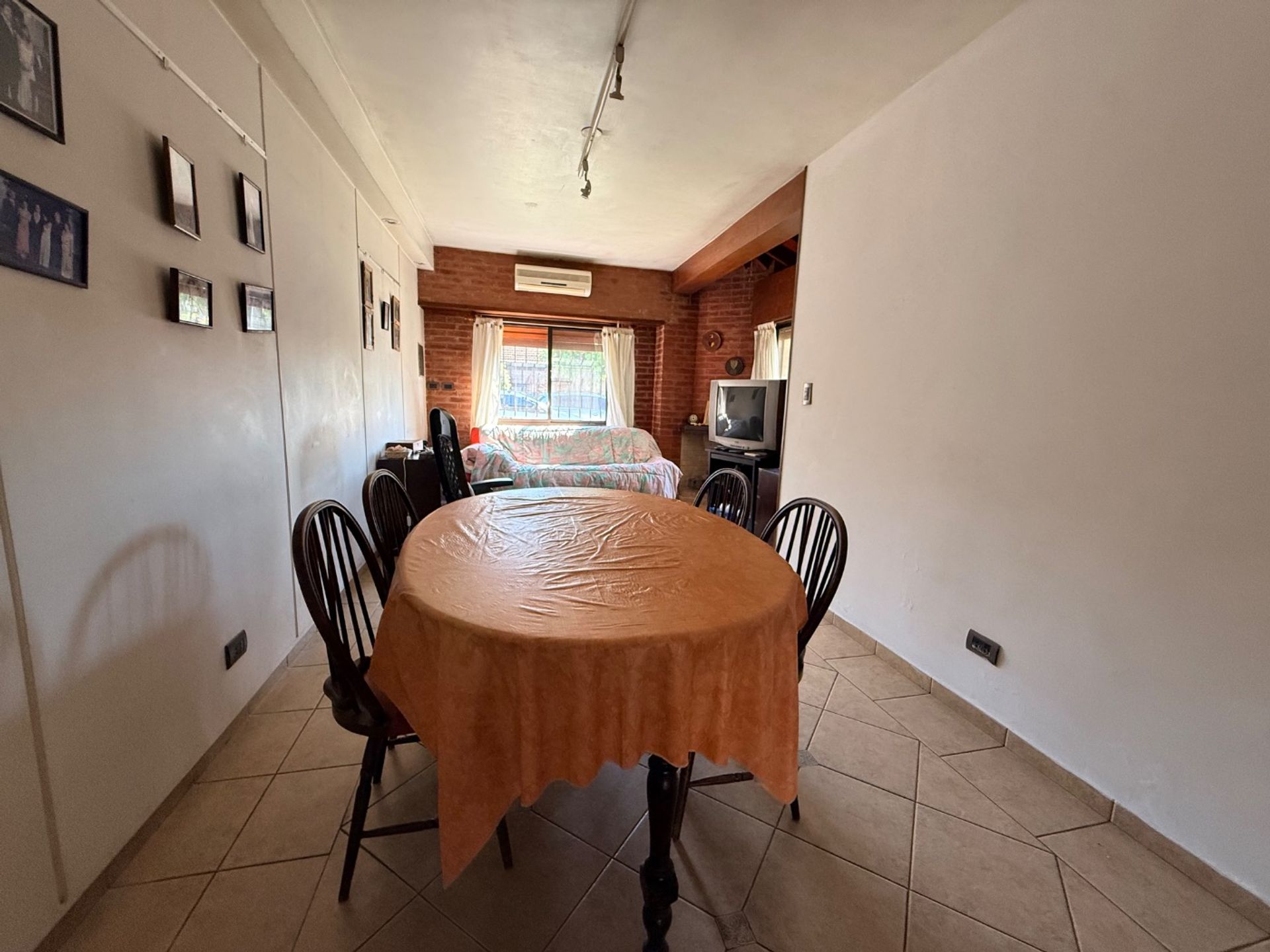 Venta casa 4 ambientes con cochera Martinez