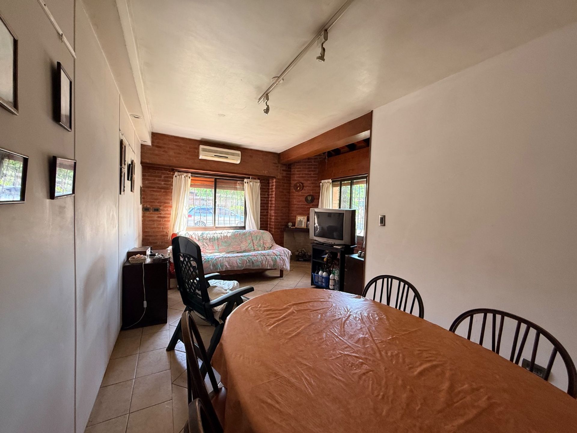 Venta casa 4 ambientes con cochera Martinez