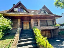 Casa de 5 ambientes en San Isidro con pileta