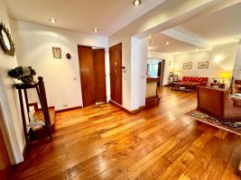 Casa de 5 ambientes en San Isidro con pileta