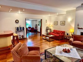 Casa de 5 ambientes en San Isidro con pileta