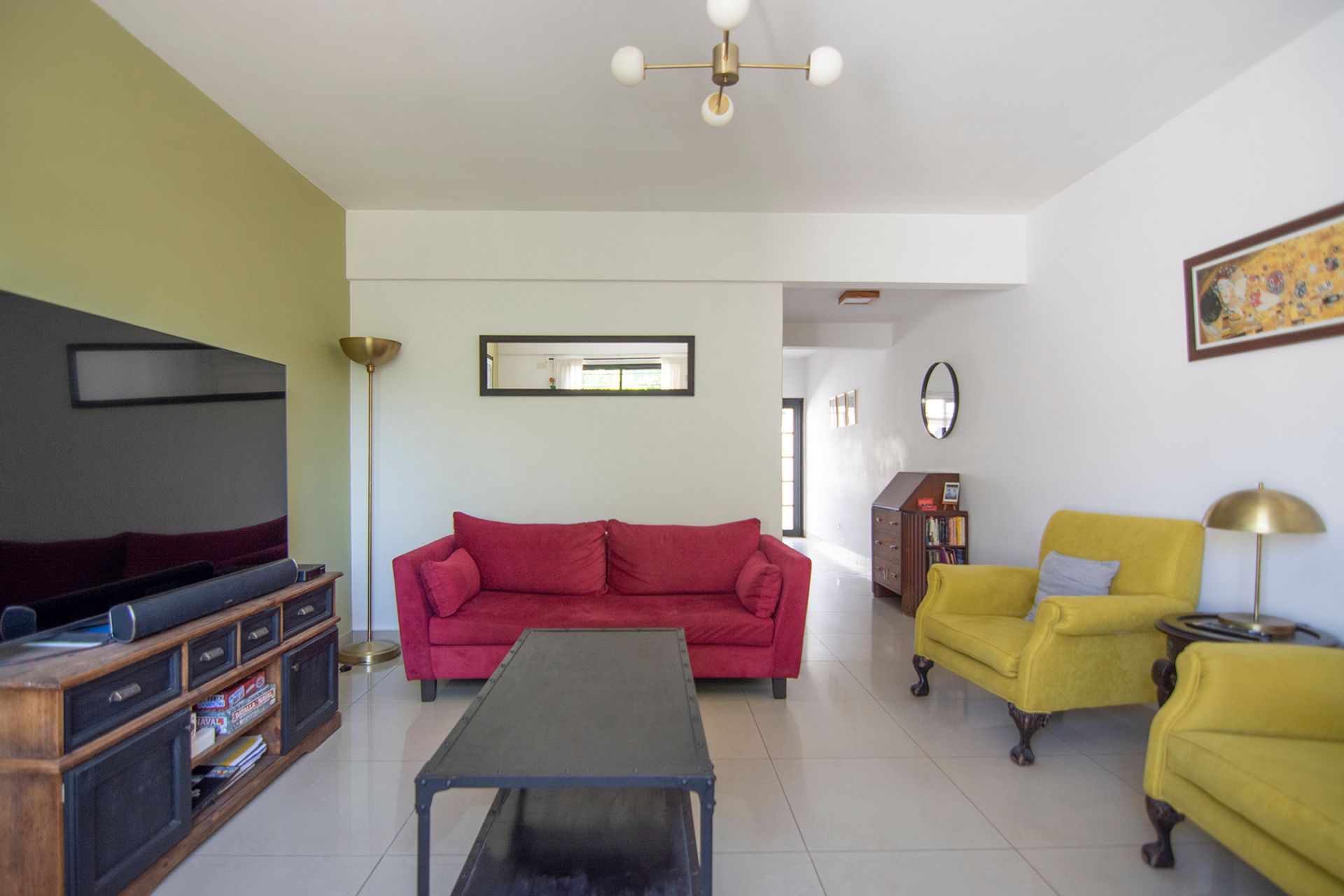 Triplex penthouse for sale, 4 rooms, play area, patio, parking.