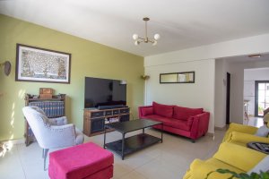 Triplex penthouse for sale, 4 rooms, play area, patio, parking.