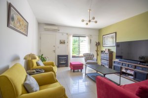 Triplex penthouse for sale, 4 rooms, play area, patio, parking.